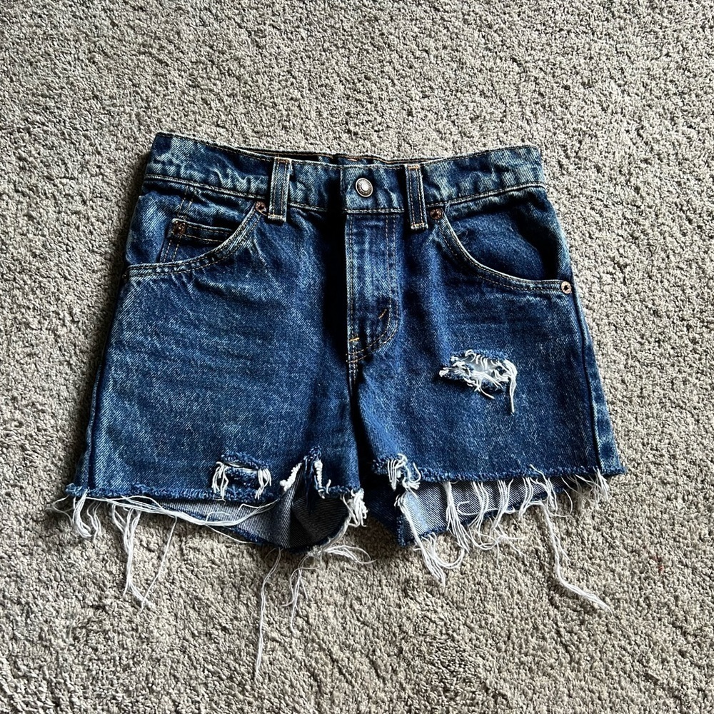 Vintage Levi’s Orange Tab Womens Size 25 (24 Actual) Shorts Cut Off Raw Hem 90’s